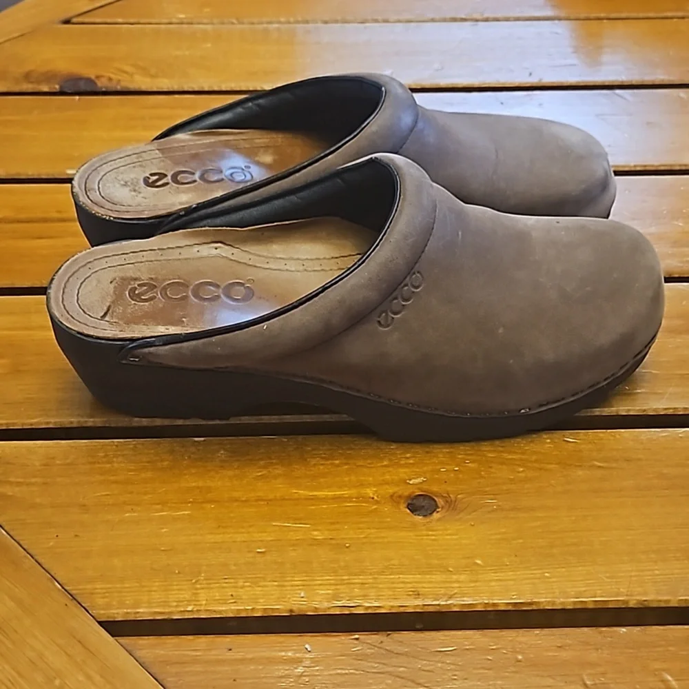Leather Ecco mule / clogs sz. 41 or 8.5 - Picture 3 of 7